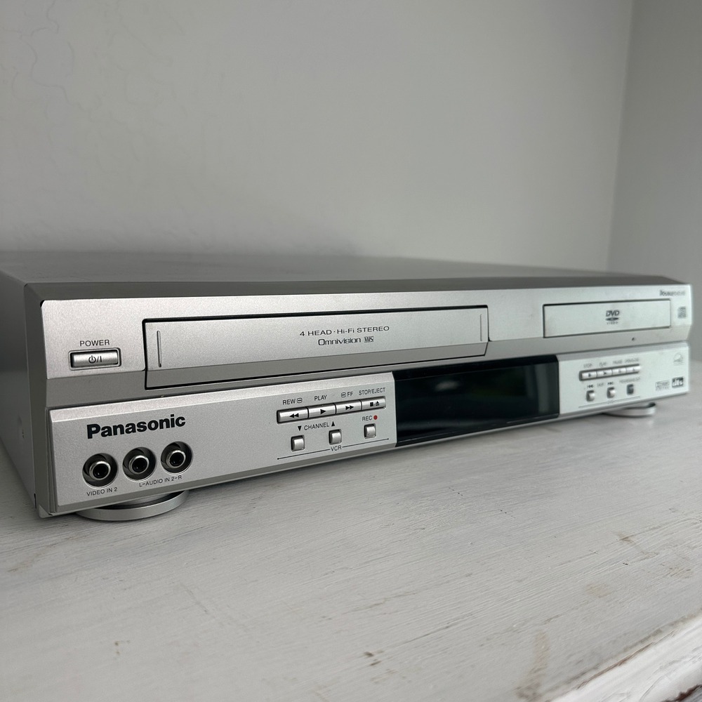 Panasonic DVD VCR Combo Unisex OS Silver PV-D4743S Omnivision 4-Head Hi-Fi